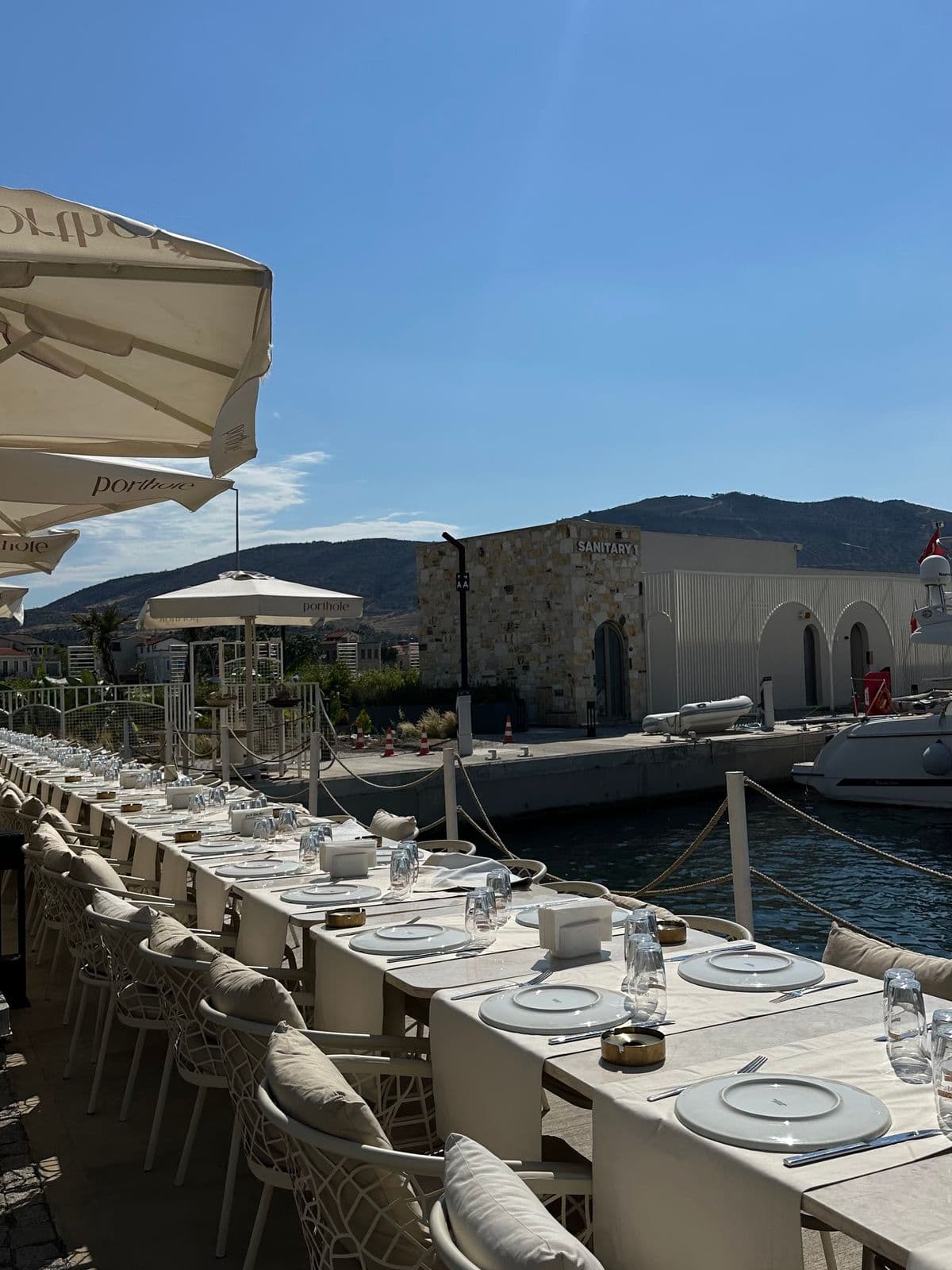 Dinner by the shore